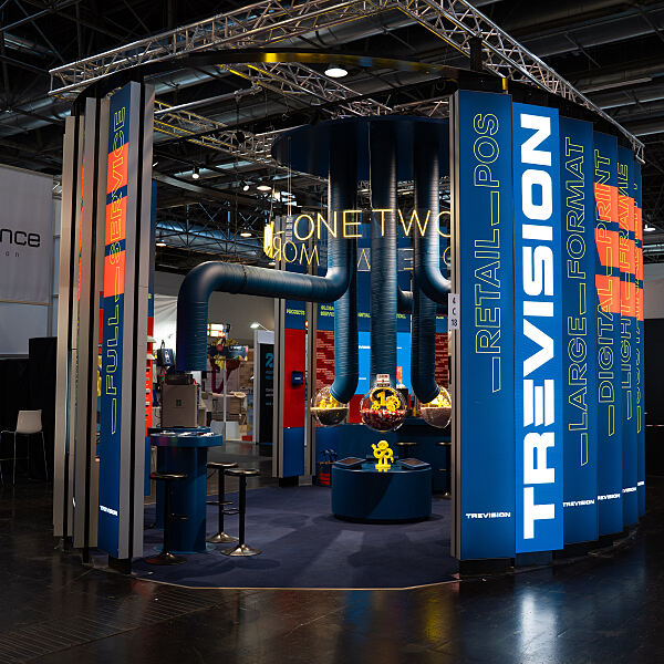 Ausgezeichnete Umsetzung: Der TREVISION‑Stand wurde von EuroShop‑Jury aus 1.800 Messeständen in die Top 50 gewählt.